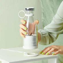 Load image into Gallery viewer, Mini Portable Fruit Mixers