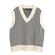 Load image into Gallery viewer, KPYTOMOA Women Oversized Houndstooth Knitted Vest Sweater