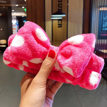 Load image into Gallery viewer, Wash Face Hair Holder Hairbands Coral Fleece
