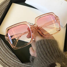 Load image into Gallery viewer, Designer Sunglasses
