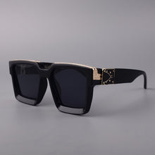 Load image into Gallery viewer, Designer Sunglasses
