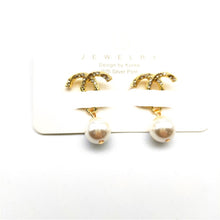 Load image into Gallery viewer, Crystal Rhinestone cc Stud Earrings
